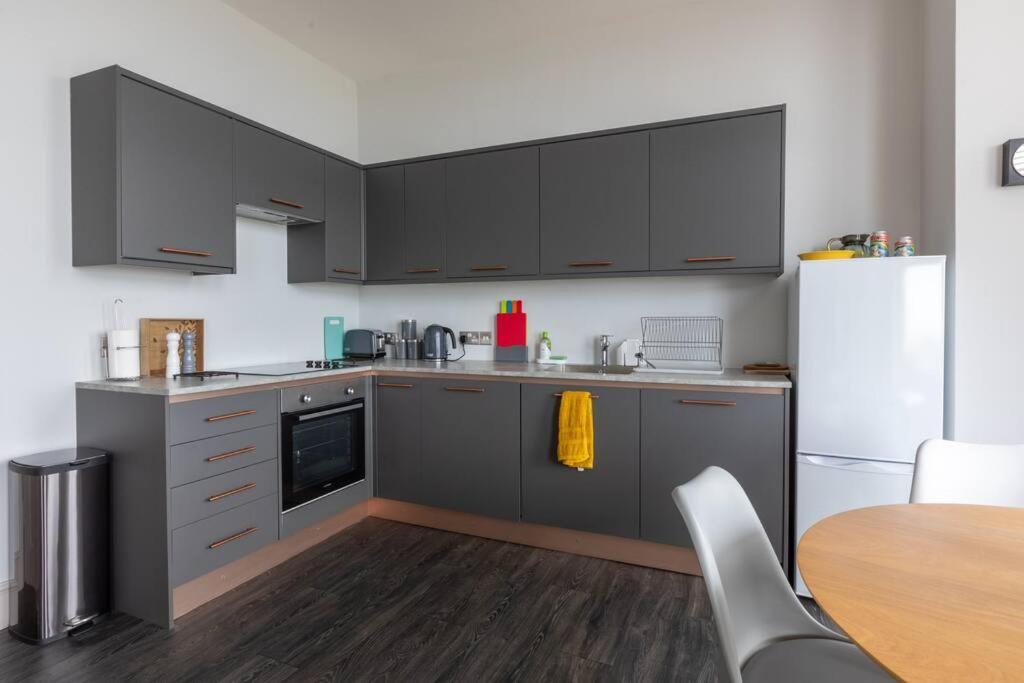 Waves@Walpole - 2 Bed Flat With Amazing Sea Views Apartment Margate Exterior photo